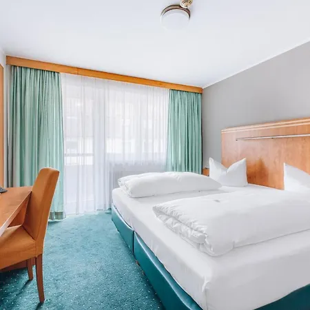 Isartor Hotel 3*
