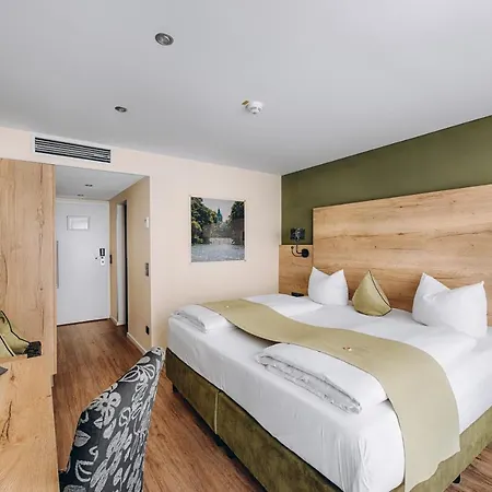 Hotel Isartor 3*