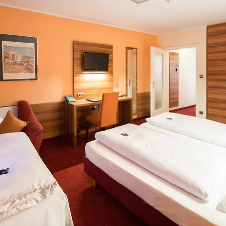 Isartor Hotel 3*