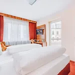 Hotell Isartor 3*