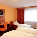 Hotell Isartor 3*